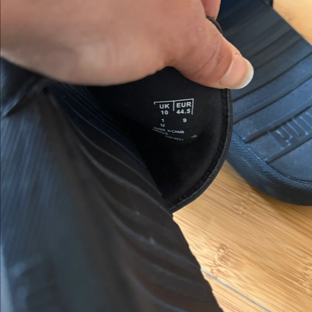 PUMA - Mens Cool Cat SLIDES Size: 11 Black